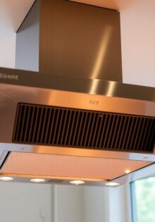 Когда вытяжка не кричит: как выбрать тихую модель для кухни и почему это важно