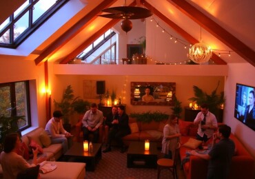 Лофт для вечеринки: как превратить индустриальное пространство в душевное событие