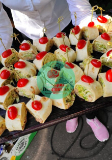 Кейтеринг на 8 марта: как устроить тёплое и запоминающееся празднование без лишней суеты