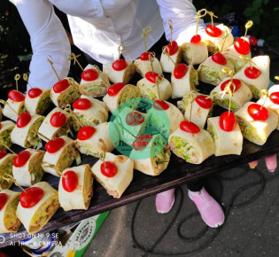 Кейтеринг на 8 марта: как устроить тёплое и запоминающееся празднование без лишней суеты