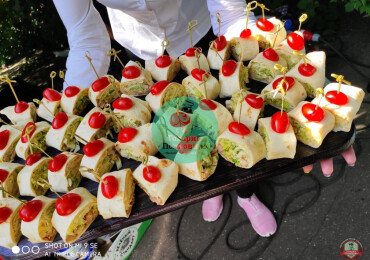 Кейтеринг на 8 марта: как устроить тёплое и запоминающееся празднование без лишней суеты